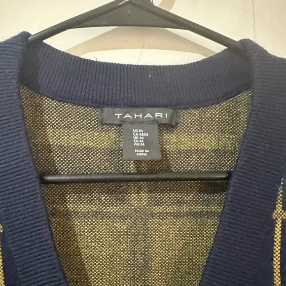 Tahari Medium Navy Green Plaid Oversized Crystal Button Up Cardigan - Picture 4 of 6